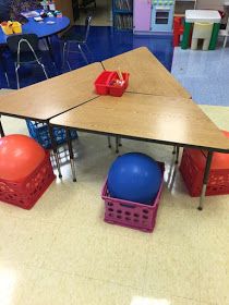 Classroom Seating Arrangements Desks, 2nd Grade Classroom Setup, Classroom Desk Arrangement, Kindergarten Tables, Classroom Seating Arrangements, Desk Arrangement, Classroom Setup Ideas, Classroom Table, Desk Arrangements