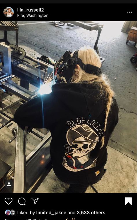 Blue Collar Woman Aesthetic, Blue Collar Jobs Women, Trades Women, Blue Collar Worker Aesthetic Women, Blue Collar Aesthetic, Female Welder, Blue Collar Worker Aesthetic, Woman Welder, Welding Aesthetic