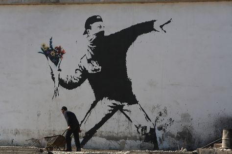 Banksy Street Art Street Art Banksy, Banksy Graffiti, Banksy Art, Beautiful Streets, Graffiti Drawing, Graffiti Artist, Street Art Graffiti, Street Artists, Banksy