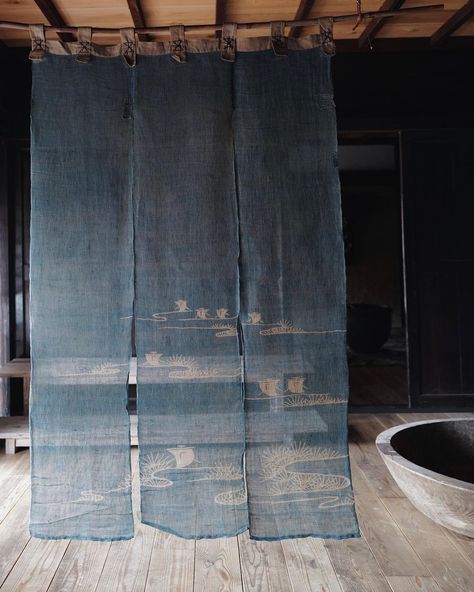 Noren Japanese Curtain, Painting On Curtains, Vintage Aesthetic House, Rustic Drapes, Pojagi Curtains, Paper Curtains, Hardcore Aesthetic, Denim Curtains, Shop Curtains