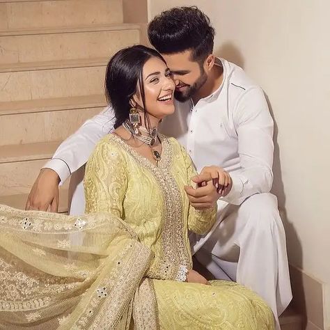 Sarah Khan, Indian Wedding Poses, Pre Wedding Photoshoot Outfit, Engagement Photography Poses, Wedding Photoshoot Props, Wattpad Book, Wedding Photoshoot Poses, Pre Wedding Poses, Wedding Couple Poses Photography