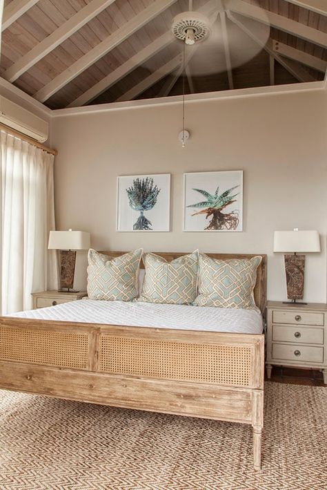 Nice Beach House Bedroom, Tropical Bedrooms, House Of Turquoise, Hill Interiors, Coastal Bedrooms, Coastal Bedroom, Beach House Interior, Design Del Prodotto, Home Decor Store