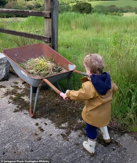 TWO-YEAR-OLD JACK HELPING OUT IN THE GARDEN Rose Whitley Huntington, Country Kids Aesthetic, Farm Kids Aesthetic, Rosie Huntington Whiteley Tumblr, Rosie Huntington Whiteley Hunza G, Farm Lifestyle, Model Style, Rosie Huntington, Cottage In The Woods