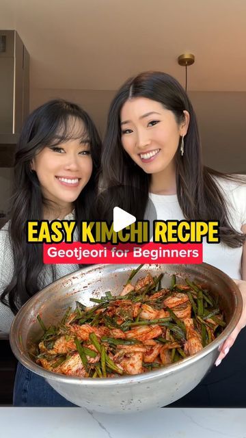 Kimchi Without Fish Sauce, Authentic Korean Kimchi Recipe, Red Cabbage Kimchi, Kimchi Recipe Videos, Fresh Kimchi Recipe, Diy Kimchi, Cabbage Kimchi Recipe, Easy Kimchi Recipe, Korean Food Kimchi