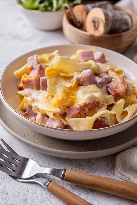 Ham And Noodle Casserole Recipes, Ham And Noodles, Ham And Pasta, Ham And Cheese Casserole, Ham And Noodle Casserole, Ham Salad Recipes, Ham Steak, Noodle Casserole Recipes, Ham Steaks