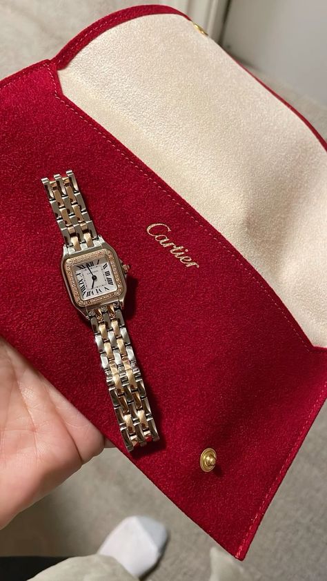 Luxury Watch Aesthetic, Luxury Gifts Aesthetic, Cartier Aesthetic, Dhgate Finds, Jewelry Cartier, Vintage Watches Women, Expensive Jewelry Luxury, Luxe Jewelry, Doha Qatar