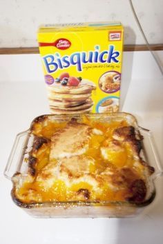 Bisquick Cobbler Recipes, Bisquick Peach Cobbler, Cobbler With Bisquick, Peach Cobbler With Bisquick, Easy Peach Cobbler, Southern Peach Cobbler, Easy Peach Cobbler Recipe, Cobbler Easy, Peach Cobbler Easy