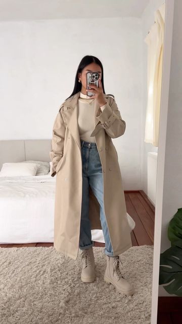 Thanya W, Trench Coat Outfit Ideas, Trench Coat Outfit Fall, Fall Trench Coat, Ratajkowski Style, Cream Trench Coat, Emily Ratajkowski Style, Stylish Fits, London Vibes