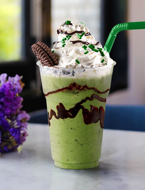 Lucky Mint Milkshake Ice Cream Milkshake Recipe, Green Milkshake, Adele Birthday, Ice Cream Milkshake, Substitute Ingredients, Mint Milkshake, Mint Desserts, Coffee Poster Design, Oreo Shake