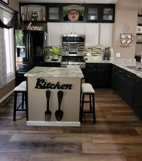 Trailer Home Kitchen Ideas, Kitchen Redecorating Ideas, Kitchen Design Themes, Kitchen Color Decor Ideas, Boujee Kitchen Decor, Grey And Black Kitchen Decor, Black And Gray Kitchen Decor Ideas, Kitchen Decor Ideas Themes, Black Kitchen Theme