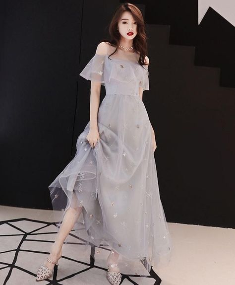 9327969053c0068dd9e07c529866b94ddesc49285065ri Tea Length Prom Dress, Silver Prom Dress, Tulle Evening Dress, Tea Length, A Dress, Gray Dress, Look Fashion, Pretty Dresses, Perfect Dress