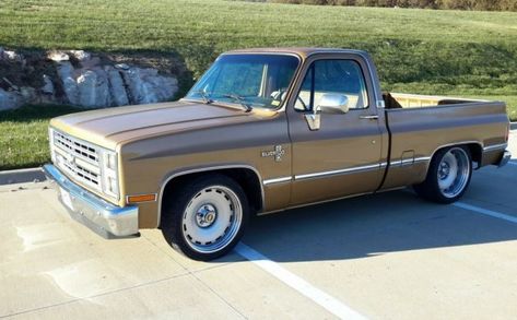 Tough Truck: 1985 Chevrolet C-10 Silverado #ForSale #C10, #Chevrolet, #Silverado - https://barnfinds.com/tough-truck-1985-chevrolet-c-10-silverado/ Lowrider Trucks, Lowered Trucks, C10 Chevy Truck, Custom Chevy Trucks, Chevy Pickup Trucks, Chevrolet S10, Old Pickup Trucks, Chevrolet C10, Classic Pickup Trucks