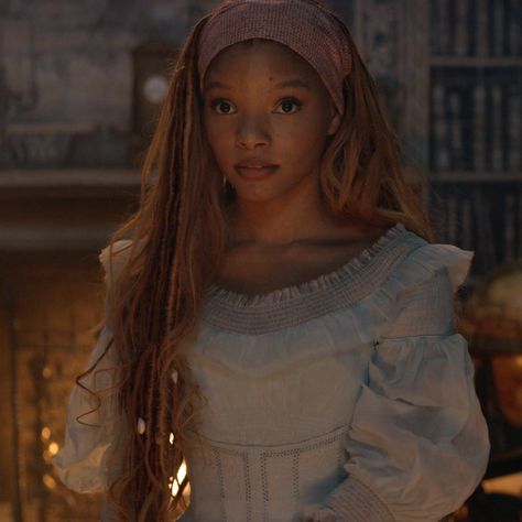 Ariel Movie, Best Friends To Lovers, Halle Bailey Little Mermaid, Ariel Hair, Little Mermaid Live Action, Friends To Lovers, Halle Bailey, Mermaid Aesthetic, Black Femininity