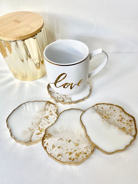 White and gold flake marbling Geode Resin Coasters, Handmade Agate Epoxy Coasters, large size  - Set of 4 Epoxy Ideas Diy, Resin Epoxy Ideas, Diy Resin Coasters, Epoxy Coasters, Coaster Resin, Geode Coasters, Coaster Ideas, Gold Coasters, Gold Flake