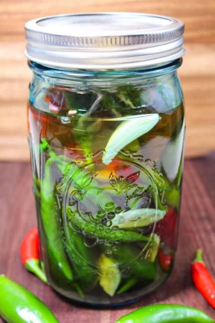 How To Can Peppers In Vinegar, Canning Hot Peppers Vinegar, Canning Hot Pepper Sauce, Hot Peppers In Vinegar, Hot Pepper Sauce Recipe Vinegar, Hot Pepper Vinegar Recipes, Pepper Sauce Recipe Vinegar, Bean And Beef Burritos, Hot Pepper Vinegar