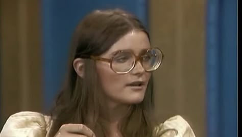 Big Glasses Aesthetic, 70s Witch, Velma Live Action, Baby Im Yours, 60s Babydoll, Im Yours, Glasses Aesthetic, Women With Glasses, Glasses Inspiration