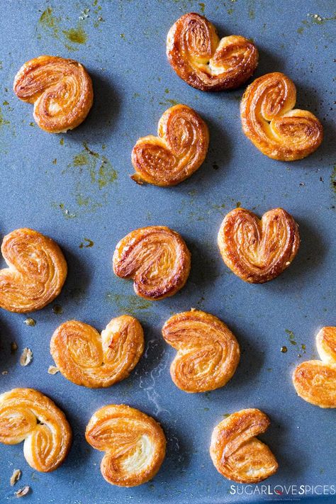 French palmiers with homemade puff pastry French Palmiers, Crunchy Recipes, Palmiers Recipe, Stamped Cookies, Dessert Flavors, Recipe Development, Homemade Puff Pastry, Pastry Cookies, French Dessert Recipes