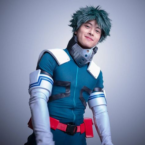 Izuku Midoriya Cosplay, Clown Costume Women, Deku Cosplay, My Hero Academia Cosplay, Mha Cosplay, Fantasy Art Dolls, Clown Costume, Figure Poses, My Hero Academia Memes