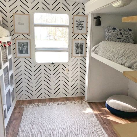 Camper Decorating Ideas Boho, Rv Remodel Bunkroom, Camper Bunkhouse Remodel, Storage Wall Shelves, Small Travel Trailer Remodel, Small Camper Interior, Campsite Decorating, Small Travel Trailer, Hybrid Camper