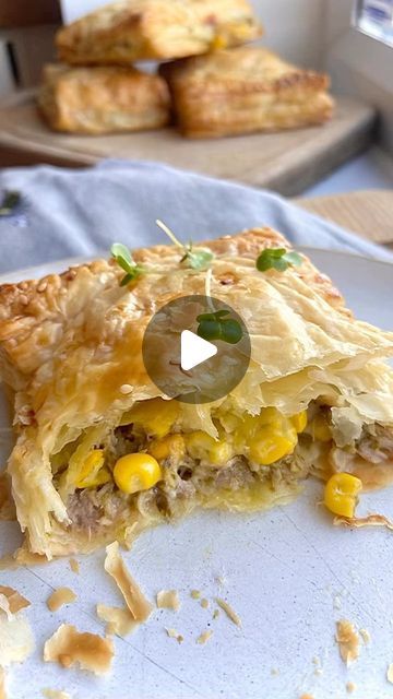 Tuna Puff Pastry Recipe, How To Make Tuna, Cheese Pastry, Pinwheel Recipes, Tuna Melts, Puff Pastry Recipes, Egg Wash, Grated Cheese, Puff Pastry