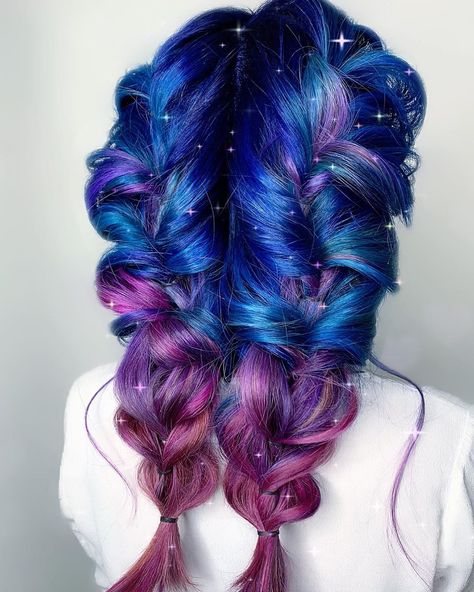 Galaxy Dyed Hair, Space Hair Color, Galaxy Hair Color Short, Cool Hair Color Ideas For Short Hair, Creative Hair Color Short, Galaxy Hairstyles, Blue Purple Pink Hair, Fantasy Color Hair, Fantasy Hair Color Ideas