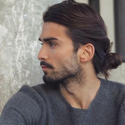 50 Stately Long Hairstyles for Men to Sport with Dignity Ponytail Hairstyles For Men, Mens Ponytail Hairstyles, Man Ponytail, Long Length Hair, Men's Long Hairstyles, Beard Hairstyle, Best Short Haircuts, Hairstyle Look, Penteado Cabelo Curto