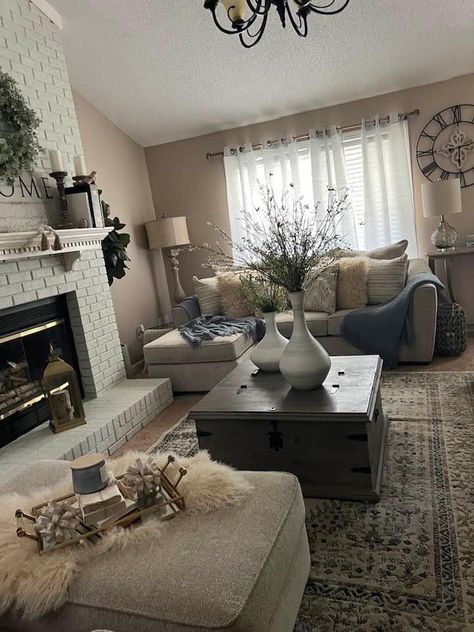 Rustic Farmhouse Living Room Ideas, Farmhouse Living Room Ideas, Cozy Living Room Design, Rustic Farmhouse Living Room, Classy Bedroom, My Peace, Living Room Decor Inspiration, Farmhouse Living Room, Cozy Room Decor