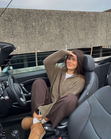 Unjaded Jade, Aesthetic Uggs, Jade Honey, Uggs Outfits, Wanna Recreate, Cars Aesthetic, Uggs Outfit, Car Girl, Fit Inspo