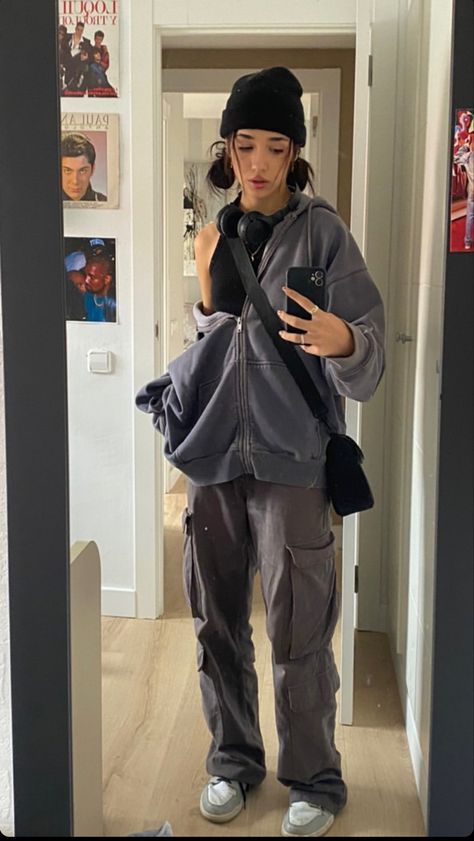 Fashion outfits aesthetic Gray Cargo Pants Outfit, Zip Up Hoodie Outfit Aesthetic, Grey Zip Up Hoodie Outfit, Cargo Pants Outfit Aesthetic, Grey Cargo Pants Outfit, Cargo Pants Outfit Winter, Brown Cargo Pants Outfit, Gray Hoodie Outfit, Zip Hoodie Outfit