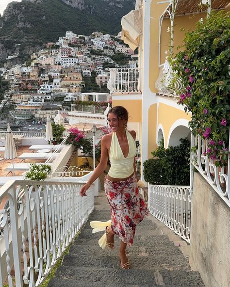 liana marisa | positano stole my heart!! | Instagram Italy Aesthetic Outfit, Summer Outfits Italy, Evening Curls, Summer In Italy, Countryside Vacation, Italy Outfits, Evil Eyes, Summer Skirts, Positano