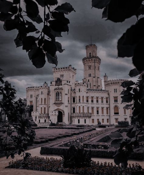 Mansion Aesthetic, Royal Home, Medieval Aesthetic, Castle Aesthetic, Royalty Aesthetic, Royal Aesthetic, Princess Aesthetic, Dark Academia Aesthetic, Fantasy Aesthetic