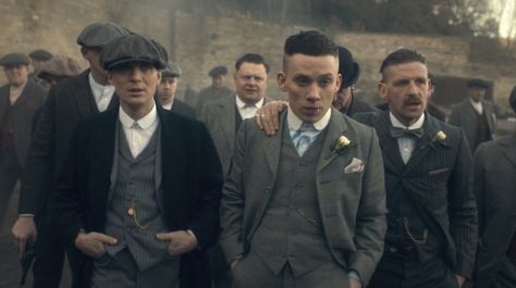 Realizing that the decision to get married is out of his hands, John approaches the altar with the last of his swagger intact. John Shelby Peaky Blinders, Peaky Blinders Tv Series, John Shelby, Shelby Brothers, Finn Cole, Peaky Blinders Thomas, Joe Cole, Gentleman Lifestyle, Style Bleu