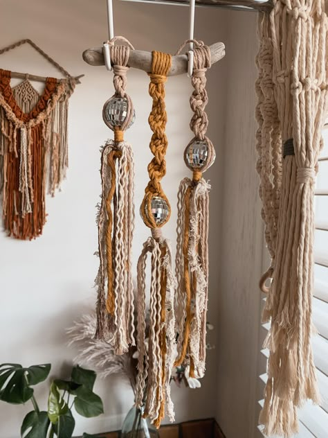 Diy macrame wall hanging