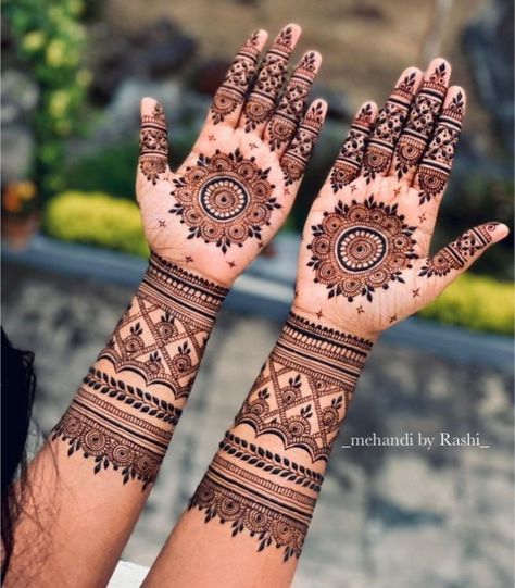 Arabic Henna Designs Bridal, Mehandi Designs For Bridesmaid, Mehendi Designs For Hands Palm, Mehendi For Palm, Latest Mehndi Designs Unique Front Hand, Engagement Henna Designs, Simple Mehandi Designs Palms Beautiful, Party Mehendi Designs, Engagement Mehndi Designs Simple