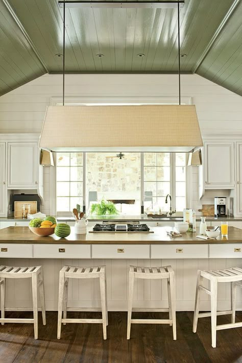 benjamin-moore-galapagos-green-ceiling-paint-high-gloss-architect-bill-ingram-Laurey W. Glenn-photo Green Lake House, Homey Apartment, Lakehouse Lighting, Kitchen Ceilings, Bill Ingram, Federal House, Ceiling Painted, Chalkboard Kitchen, Lakehouse Kitchen