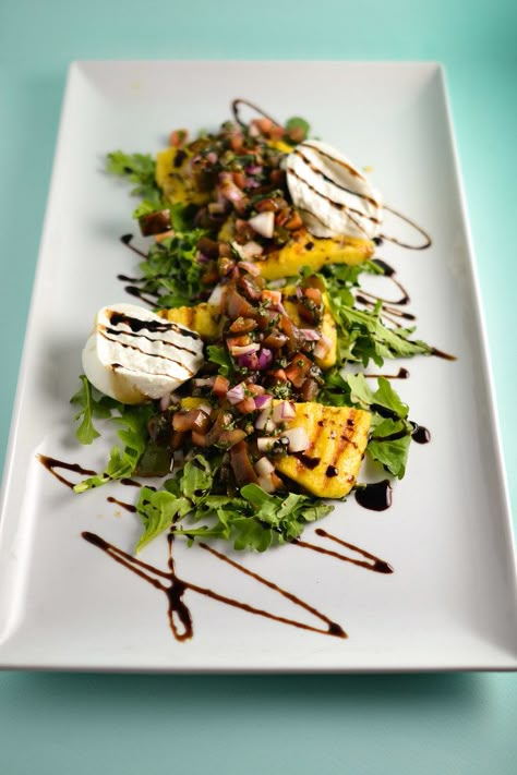 Polenta Salad, Polenta Slices, Brats On The Grill, Salad With Burrata, Salad Presentation, Grilled Polenta, People And Food, Summertime Activities, Gourmet Salad