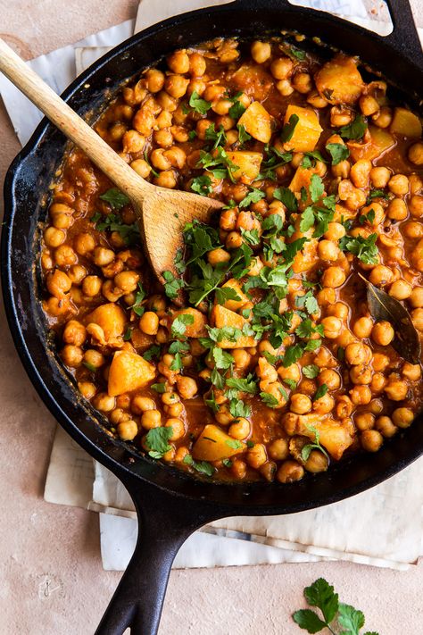 Halwa Poori, Chickpea And Potato, Aloo Chana, Garlic Gravy, Chickpea And Potato Curry, Kabuli Chana, Chole Masala, Stovetop Pressure Cooker, Vegan Chickpea