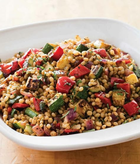 Wheat Berry Recipes, Wheat Berry Salad, Wheat Berry, Wheat Berries, Main Dish Salads, Grain Foods, Summer Vegetable, Healthy Salads, Mediterranean Diet