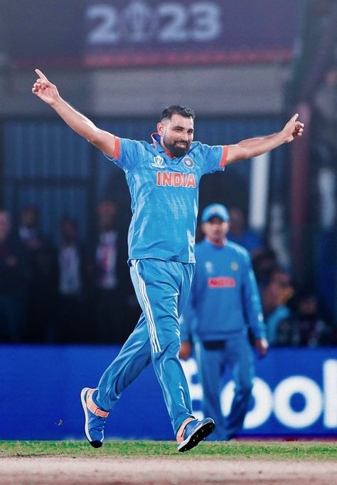 Men In Blue Indian Cricket Team, Md Shami Cricket, Cricket Posters, Mohammed Shami, Australia Cricket Team, Virat Kohli Portrait Photography, Indian Cricketers, Friend Dates, Fun Team Building Activities