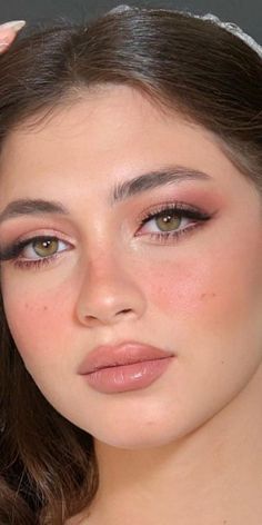 How To Use Makeup, Asian Makeup Tutorials, Full Coverage Makeup, Face Makeup Tutorial, Makeup Mistakes, Haircut Inspiration, Long Lasting Makeup, Beauty Standards, Makeup Goals