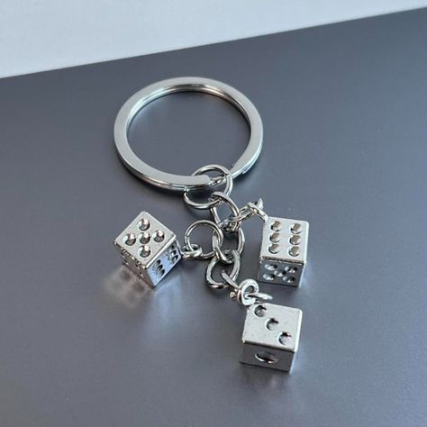 Random Belongings, Car Keys Keychain Ideas Men, Cute Metal Keychains, Key Ring Aesthetic, Silver Keychain For Men, Acubi Keychain, Key Chains Aesthetic, Y2k Streetwear Metal Jewelry, Car Keychain Aesthetic