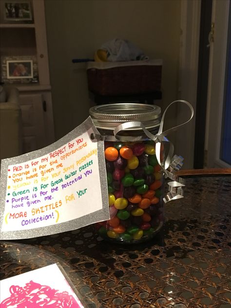 DIY skittles jar gift #DIY #present #crafty #skittles #homeadegift #giftidea #teacher #musicteacher Skittles Gift Ideas, Homeade Gift Ideas, Skittles Gift, Bf Gifts, Gift Diy, Jar Gifts, Birthday Presents, Gifts Ideas, Fun Crafts