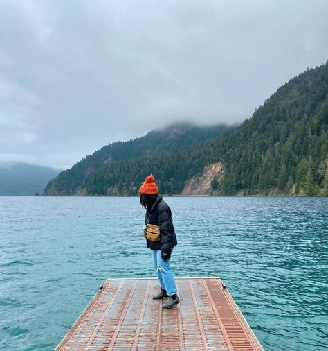 Aubrey Dela Cruz (@aubreydela) • Instagram photos and videos Black Blundstone Women Outfit, Styling Blundstone Boots Women, Black Blundstone Outfit, Blundstone Outfit Winter, Orange Beanie Outfit, Style Blundstones, Blundstone Outfit Women, Blundstone Boots Outfit, Styling Blundstone Boots