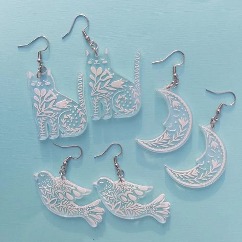 Laser-Cut Clear Acrylic Kitty Folk Earrings Laser Engraved Earrings, Shrinky Dink Jewelry, Laser Cut Necklace, Shrink Plastic Jewelry, Laser Cut Wood Crafts, Laser Cut Jewelry, Laser Cut Earrings, Cut Earrings, Chattanooga Tn