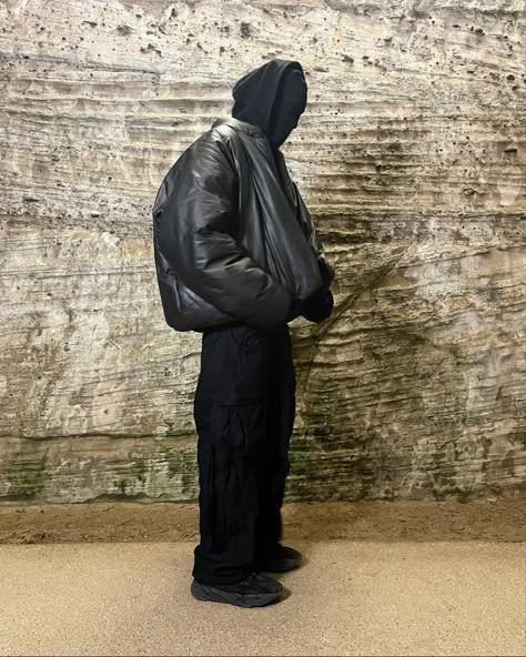 Dark Opiumcore Aesthetic, Yeezy Aesthetic, Balenciaga Aesthetic, New Kanye, Yeezy Fashion, If Looks Could Kill, Aesthetic Outfits Men, Yeezy Season, All Black Fashion