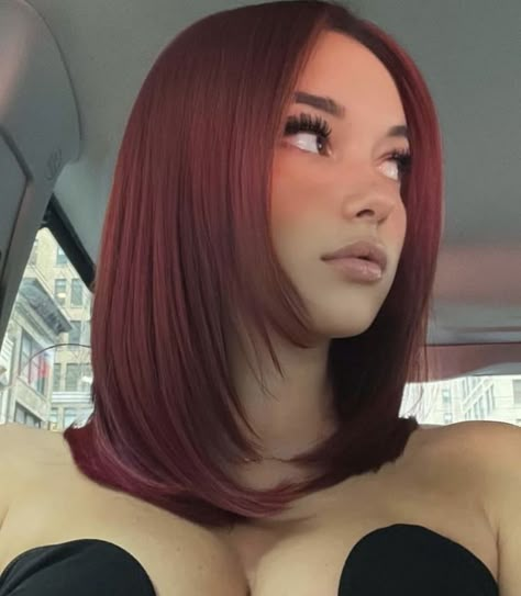 Wine Red Hair, Red Hair Inspo, Wine Hair, Cherry Hair, Ginger Hair Color, Pretty Hair Color, Hair Stylies, Haircuts Straight Hair, Burgundy Hair