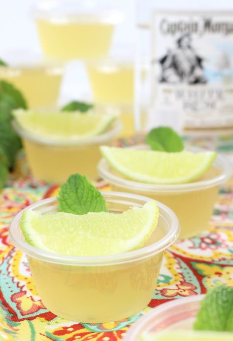 Best Jello Shot Combinations - Love and Marriage Yummy Jello Shots, Mojito Jello Shots, Hello Shots, Mojito Party, Strawberry Margarita Jello Shots, Rum Jello Shots, Margarita Jello Shots, Margarita Jello, Making Jello Shots