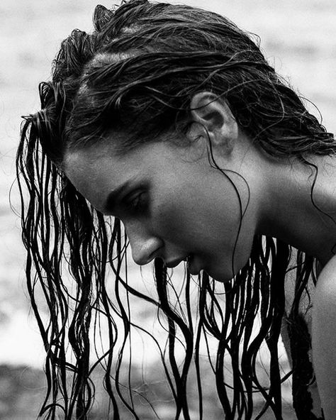 You ever give likes away as if they are gold Photos Black And White, Photographer Inspiration, Photographie Portrait Inspiration, Beach Shoot, Beach Portraits, Photoshoot Themes, Black And White Portraits, Beach Photoshoot, Love Pictures