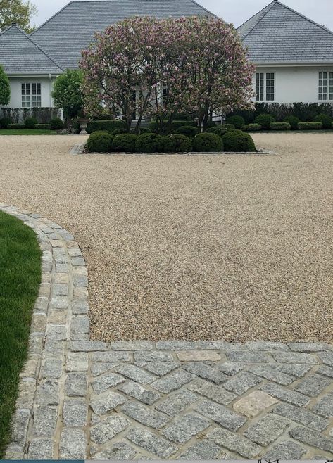 Cobblestone Driveway Border, Gravel In Front Of House, Country Cottage Driveway, Driveway Up To House, Motorcourt Driveways, Pea Stone Driveway, Drive Paving Ideas, Widen Driveway With Gravel, Pea Gravel Circular Driveway