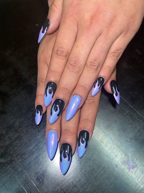 Flame Nails Purple, Acrylic Nails Black And Purple, Lilac Flame Nails, Black And Iridescent Nails, Black Lilac Nails, Chrome Flame Nails Designs, Purple Festival Nails, Purple Fire Nails, Purple Flame Nails